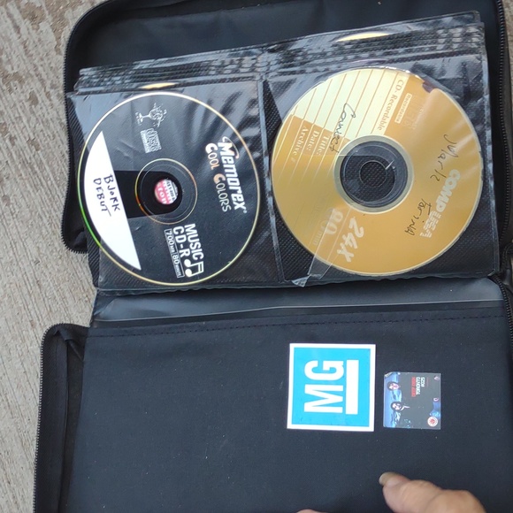 CD case full - Picture 6 of 16